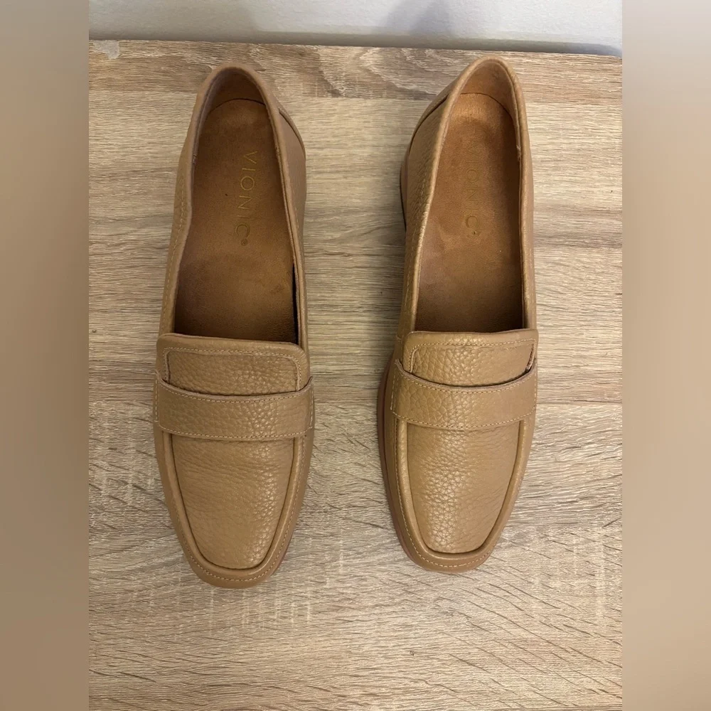 Vionic leather Square toe loafers Shoes Size 6.5